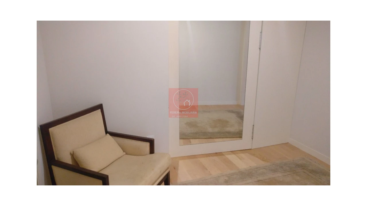 Moradia T4 para Venda em Fontelas Foto 9