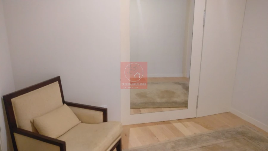 Moradia T4 para Venda em Fontelas Foto 9