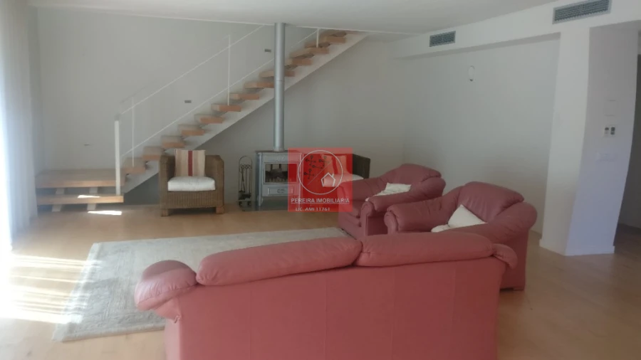 Moradia T4 para Venda em Fontelas Foto 6