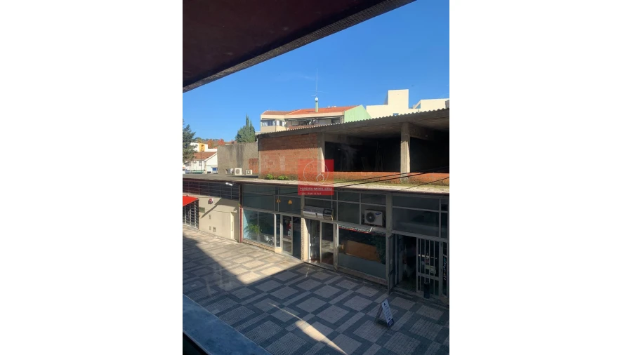 Escritório para Arrendamento em Peso da Régua e Godim Foto 2