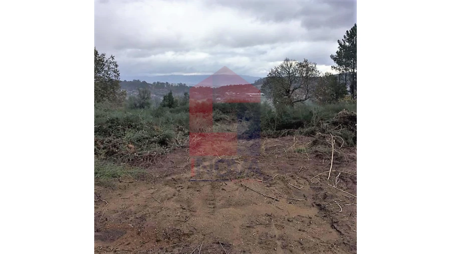 Terreno para Venda em Dossãos Foto 2