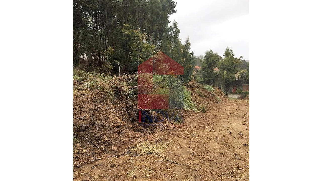 Terreno para Venda em Dossãos Foto 4