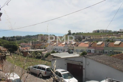 Prédio para Venda em Beato