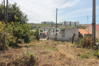 Prédio para Venda em Beato