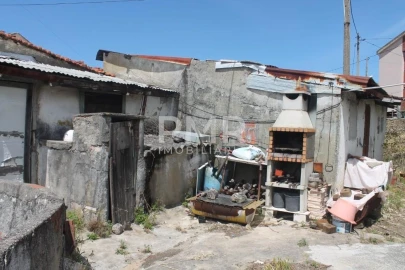 Prédio para Venda em Beato