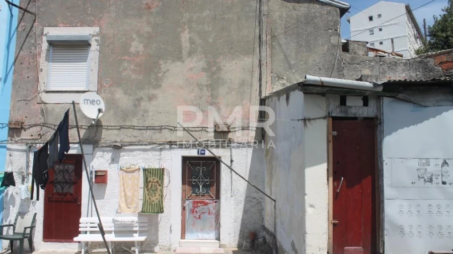 Prédio para Venda em Beato