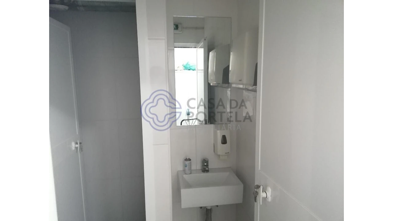 Negócio para Venda em Arcozelo Foto 20