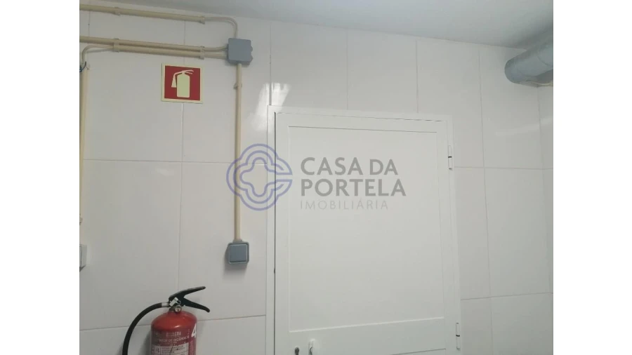 Negócio para Venda em Arcozelo Foto 18