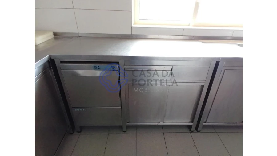 Negócio para Venda em Arcozelo Foto 7