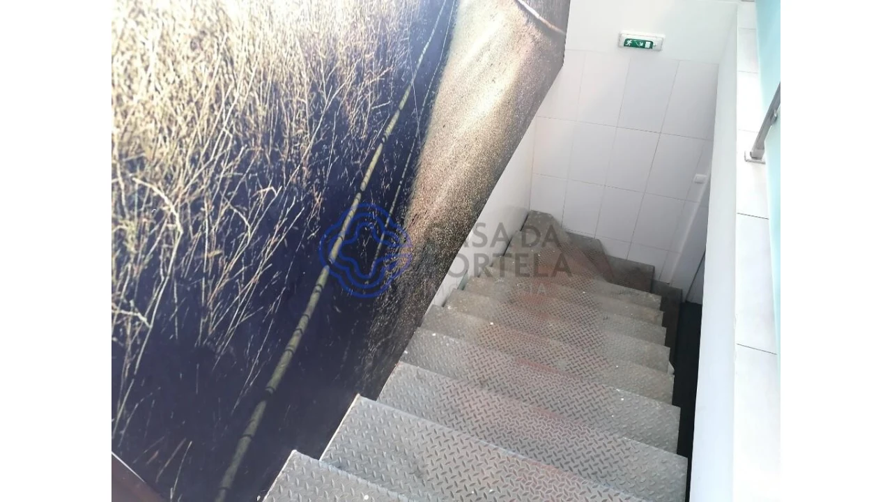 Negócio para Venda em Arcozelo Foto 17