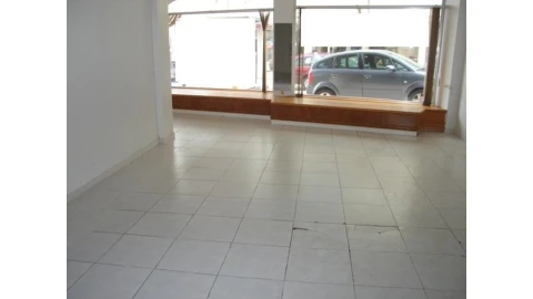 Loja para Venda em Almada, Cova da Piedade, Pragal e Cacilhas