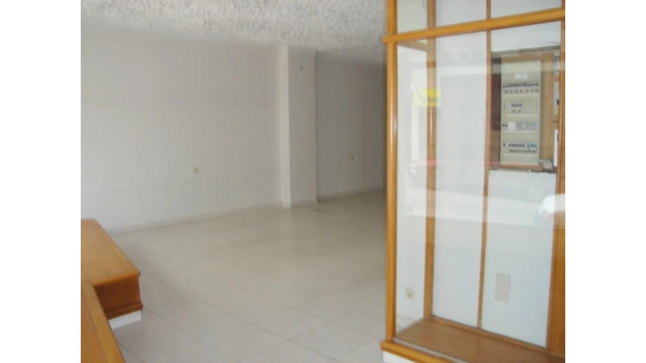 Loja para Venda em Almada, Cova da Piedade, Pragal e Cacilhas Foto 2