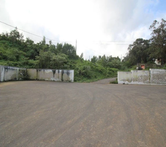 Terreno para Venda em Rabo de Peixe Foto 2