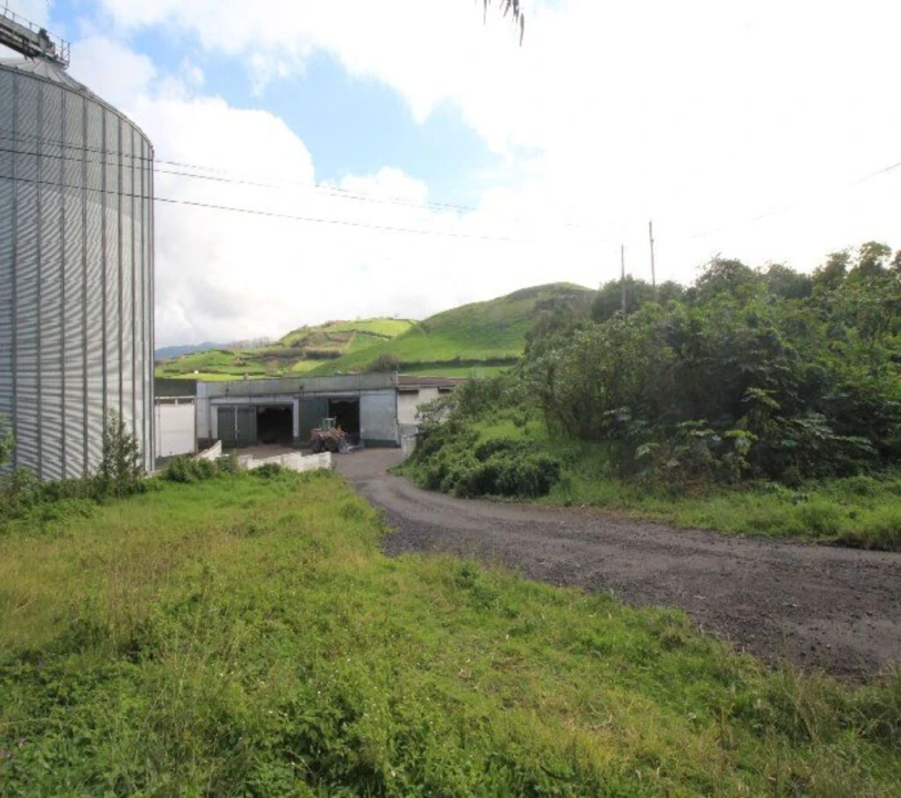 Terreno para Venda em Rabo de Peixe Foto 7