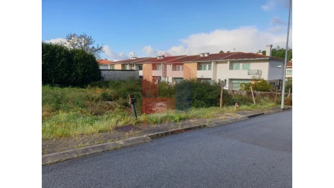 Terreno para Venda em Vila Verde e Barbudo