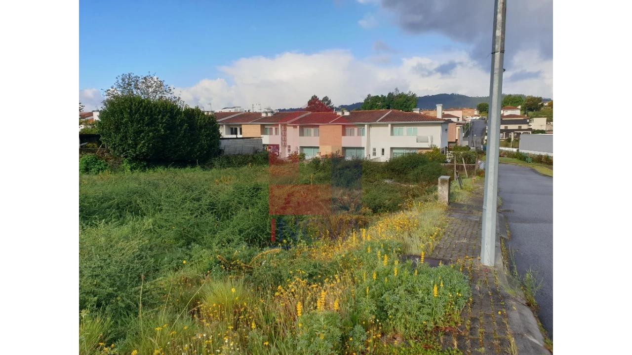 Terreno para Venda em Vila Verde e Barbudo Foto 3