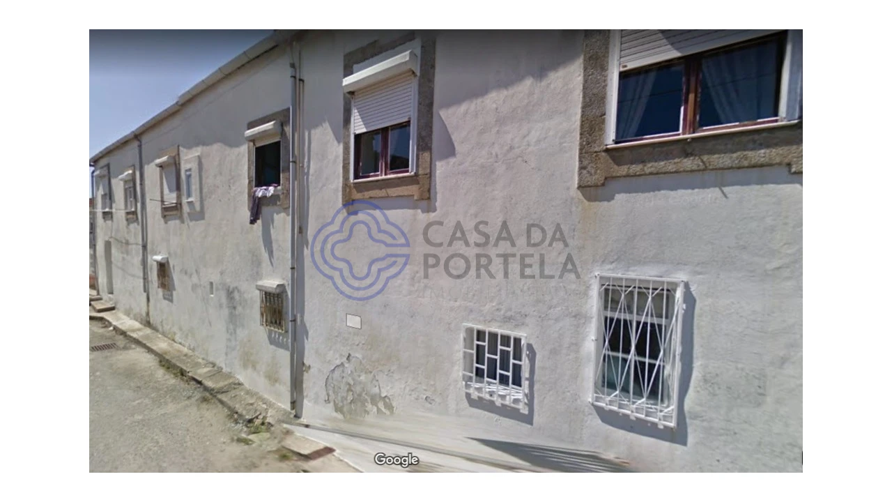 Moradia T5 para Venda em Madalena Foto 1