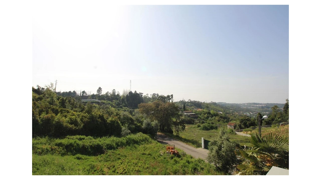 Terreno para Venda em Eiras e São Paulo de Frades Foto 1