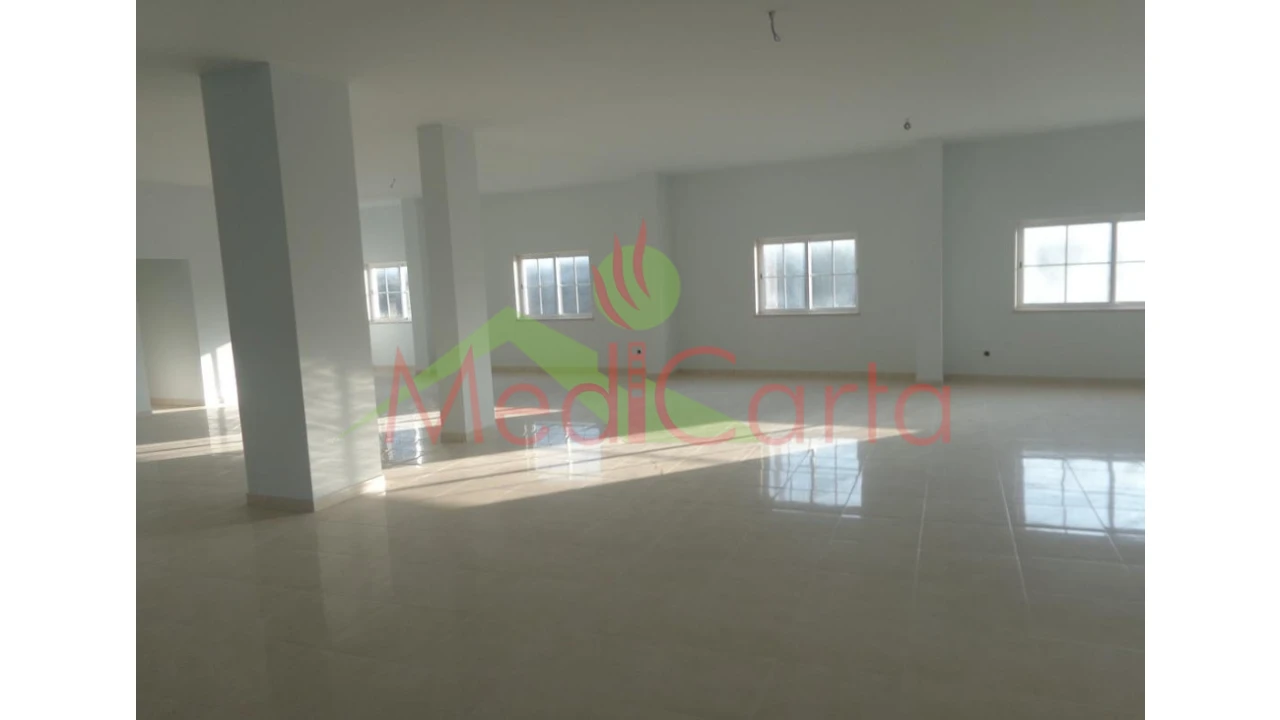 Loja para Venda em Cartaxo e Vale da Pinta Foto 1