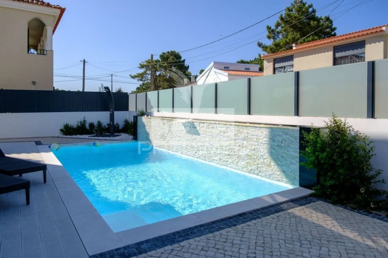 Moradia T4 para Venda em Charneca de Caparica e Sobreda Foto 7