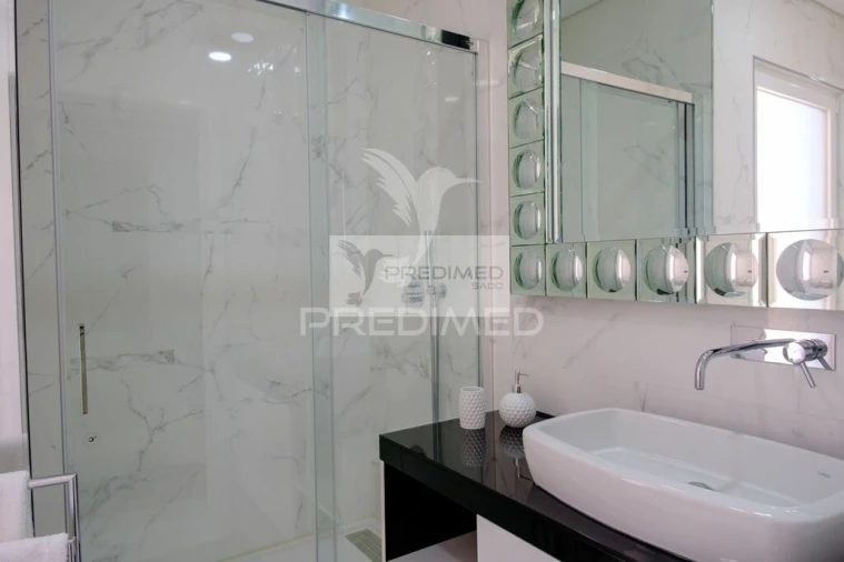 Moradia T4 para Venda em Charneca de Caparica e Sobreda Foto 19