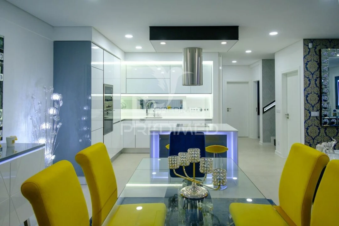 Moradia T4 para Venda em Charneca de Caparica e Sobreda Foto 11