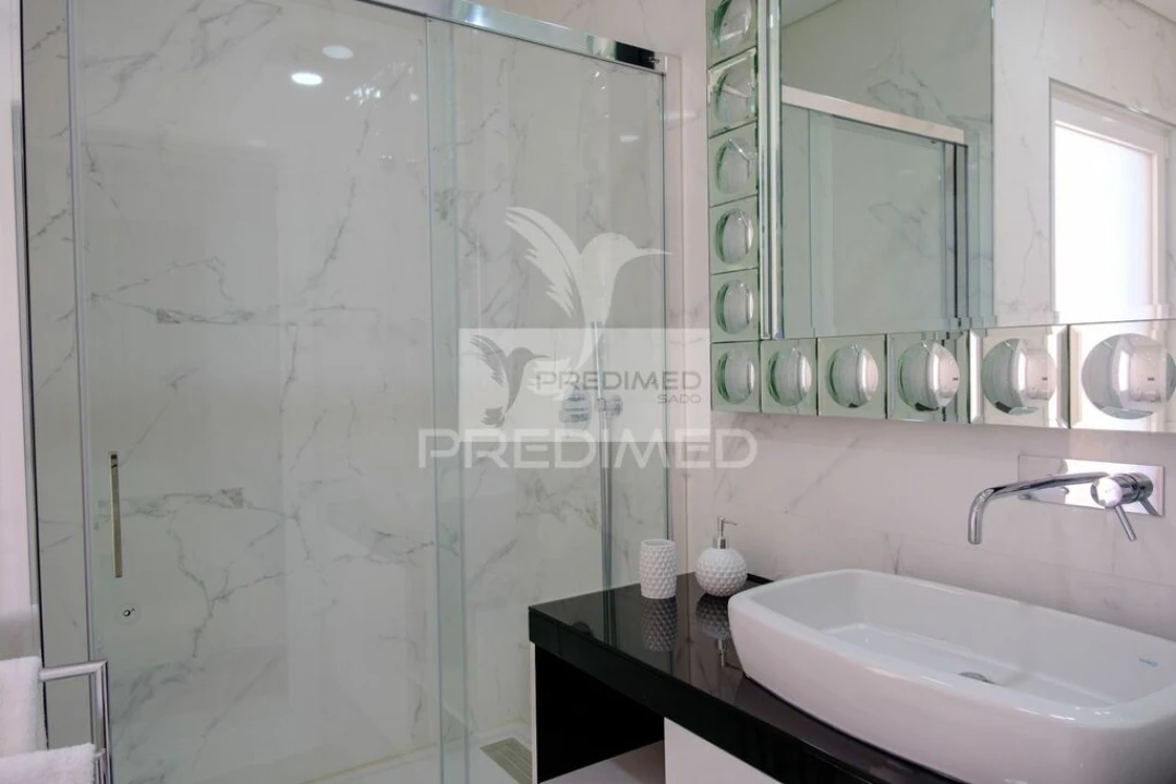 Moradia T4 para Venda em Charneca de Caparica e Sobreda Foto 19