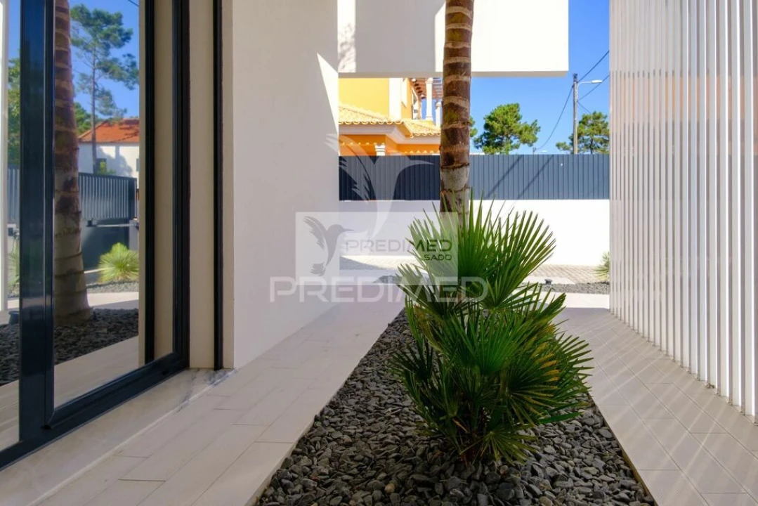 Moradia T4 para Venda em Charneca de Caparica e Sobreda Foto 4