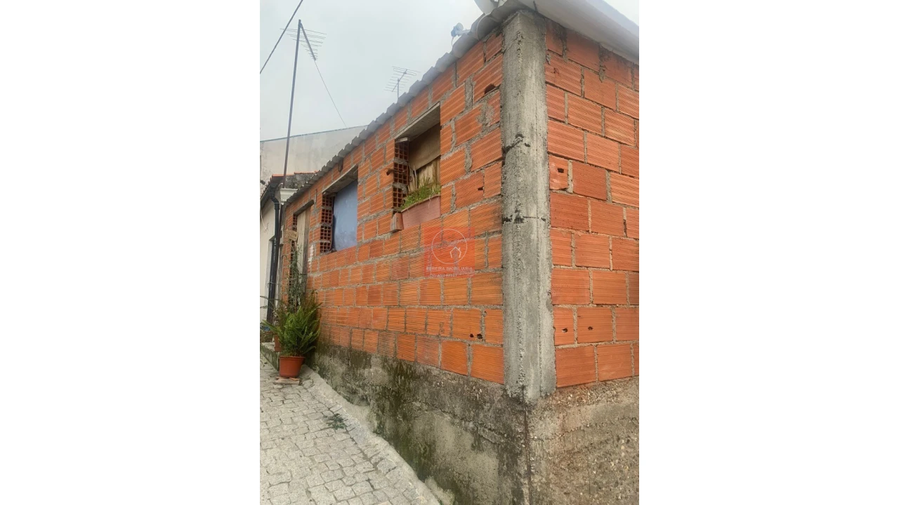 Moradia T2 para Venda em Folgosa Foto 9