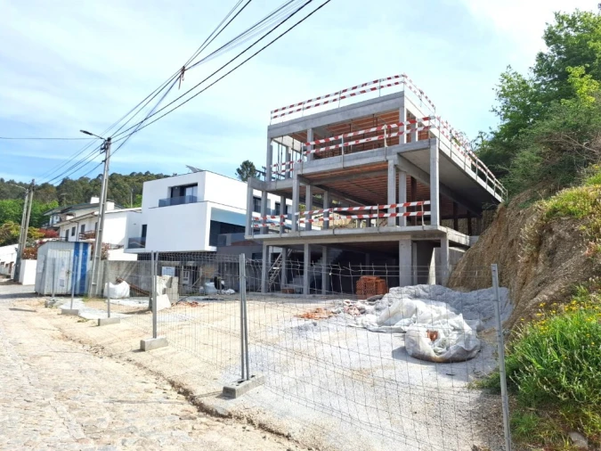 Moradia T4 para Venda em Pinheiro