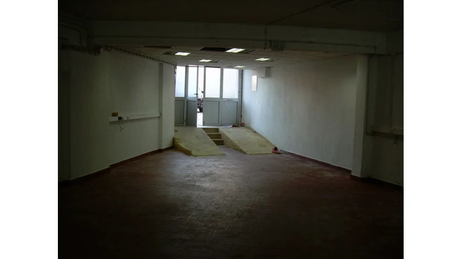 Armazém para Venda em Almada, Cova da Piedade, Pragal e Cacilhas Foto 2