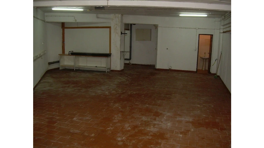 Armazém para Venda em Almada, Cova da Piedade, Pragal e Cacilhas Foto 1