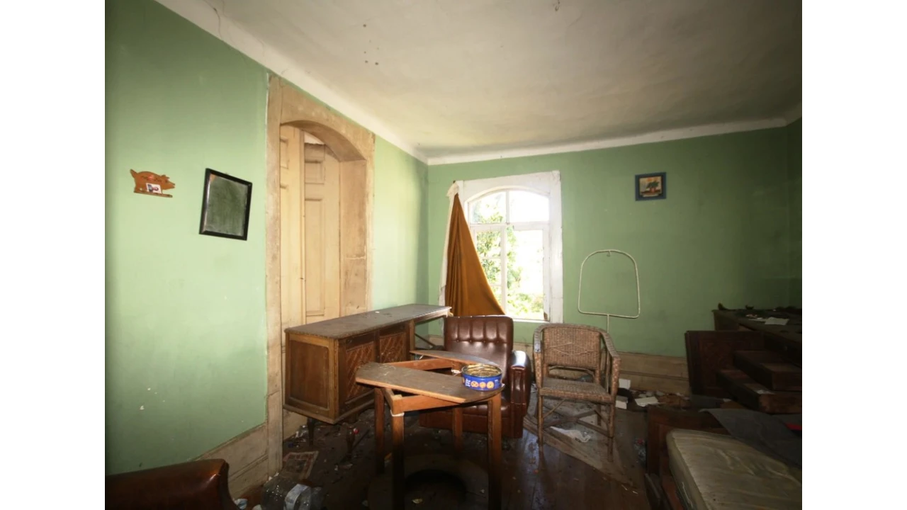 Prédio para Venda em Eiras e São Paulo de Frades Foto 18