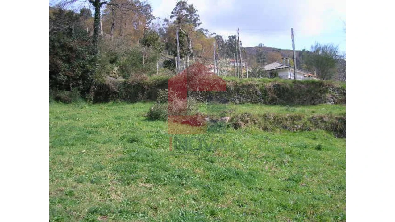 Terreno para Venda em Aboim da Nóbrega e Gondomar Foto 1