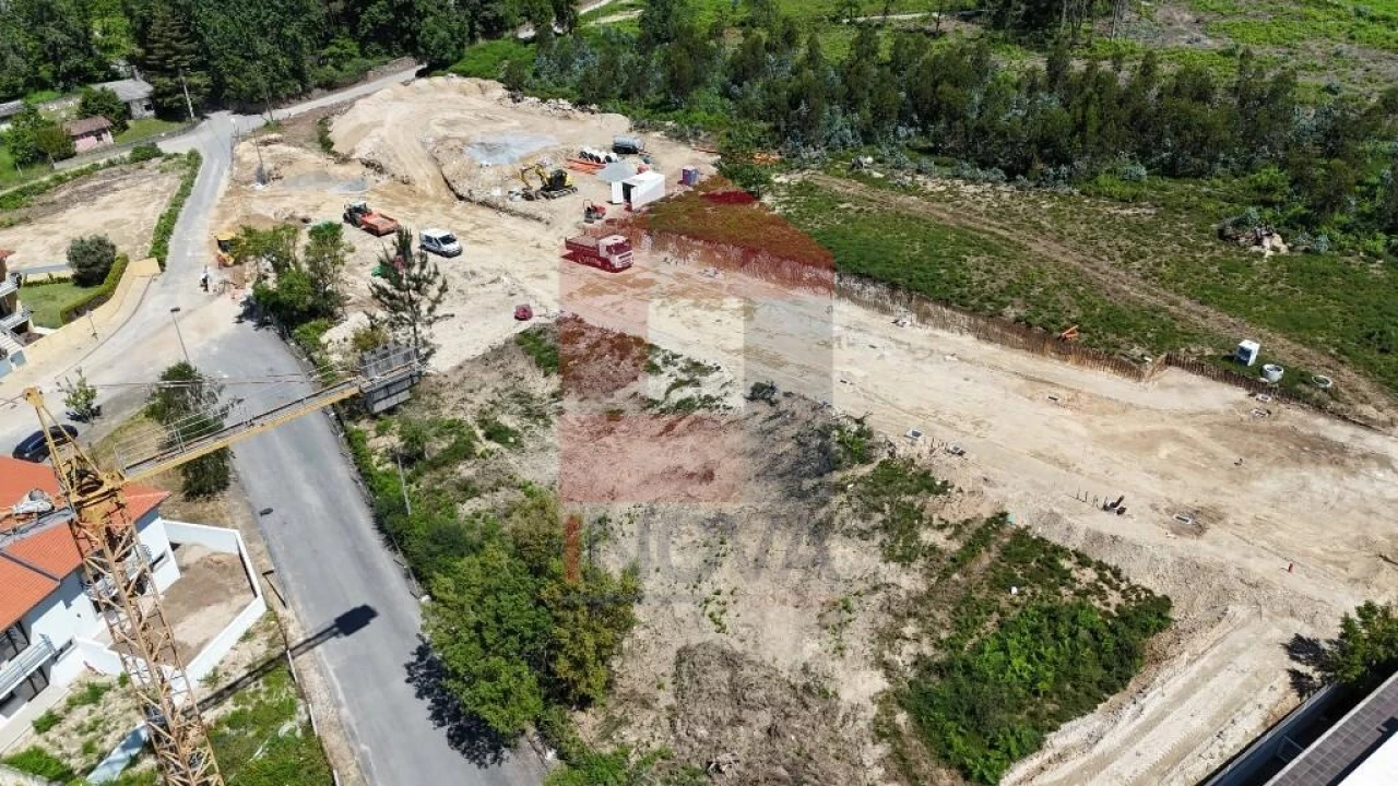 Terreno para Venda em Loureira Foto 1