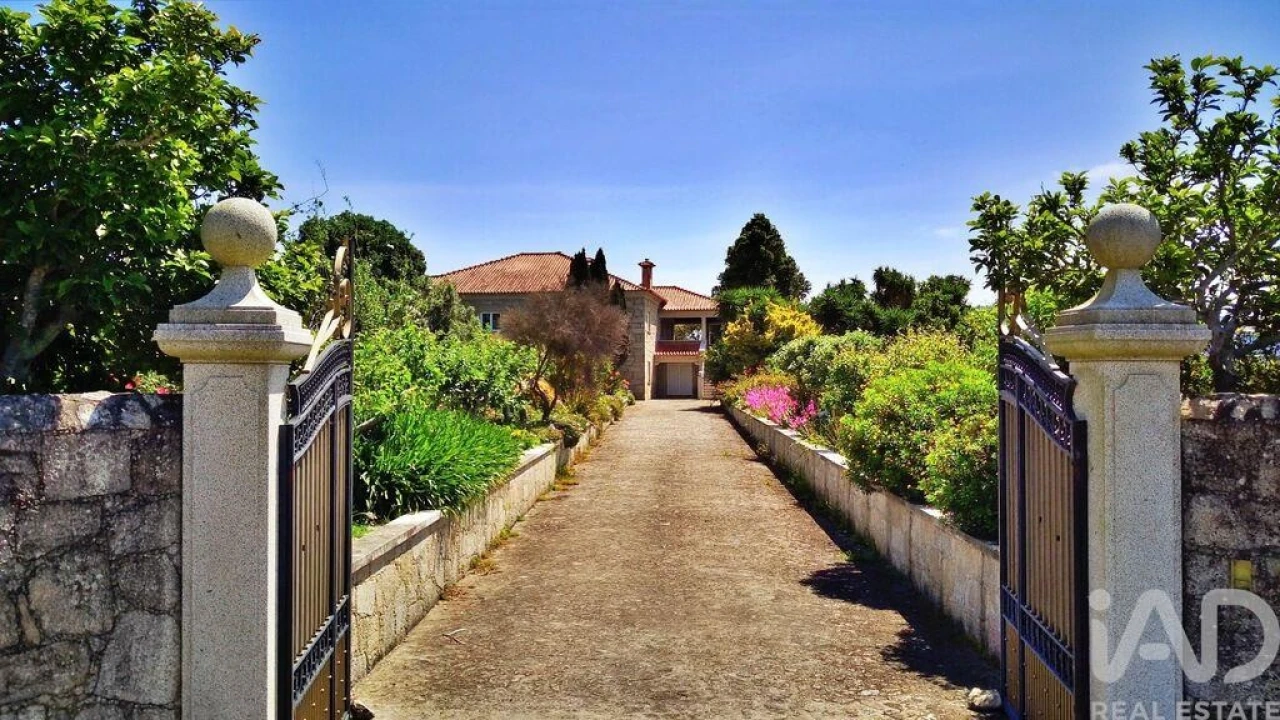 Moradia T8 para Venda em Cardielos e Serreleis Foto 5