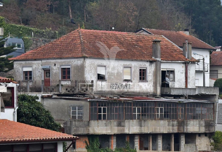 Moradia T3 para Venda em Foz do Sousa e Covelo Foto 1