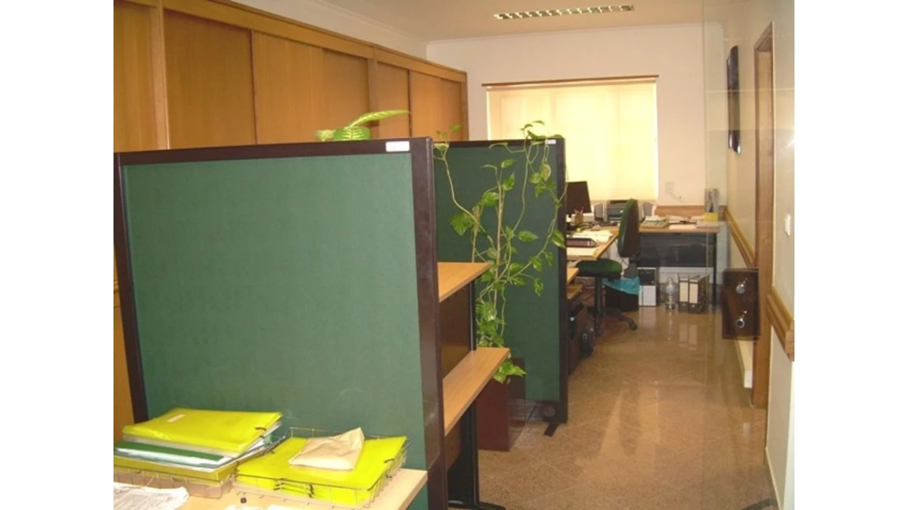 Escritório para Venda em Almada, Cova da Piedade, Pragal e Cacilhas Foto 3