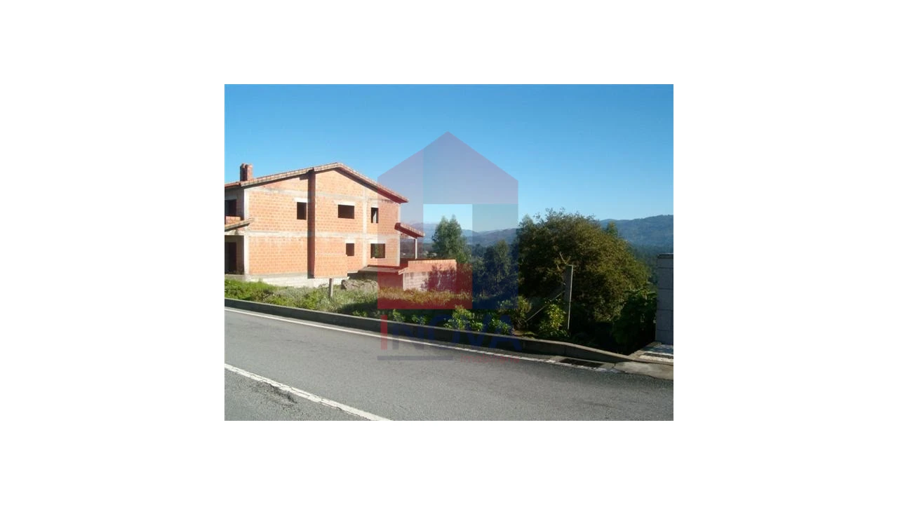 Terreno para Venda em Vila Verde e Barbudo Foto 2