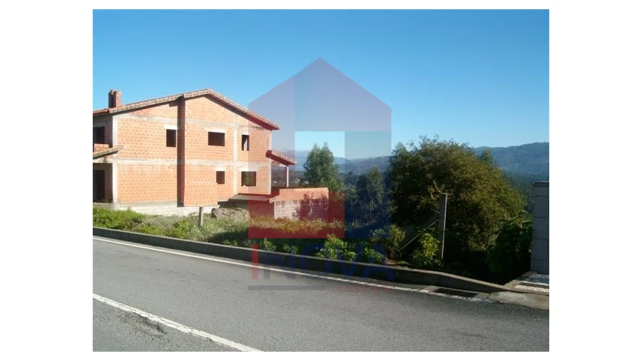 Terreno para Venda em Vila Verde e Barbudo Foto 2