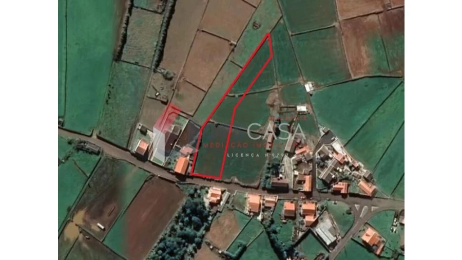 Terreno para Venda em Praia da Vitoria (Santa Cruz) Foto 1