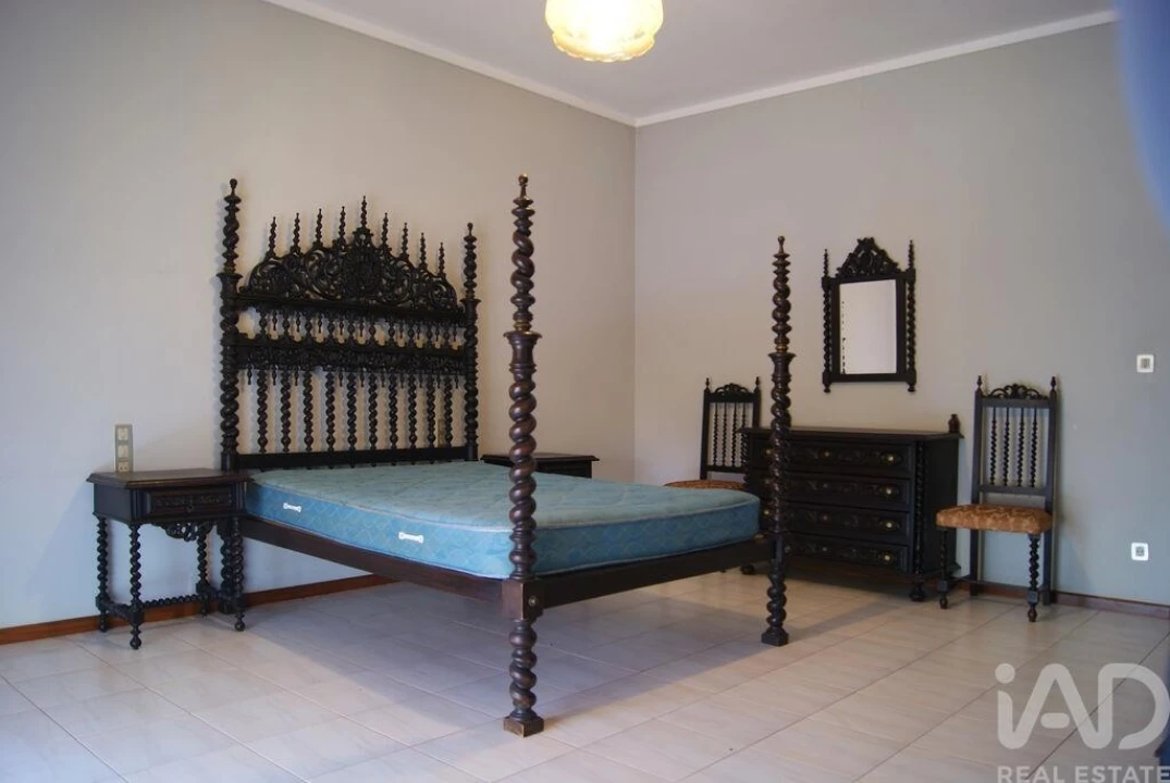 Moradia T6 para Venda em Fermentelos Foto 13