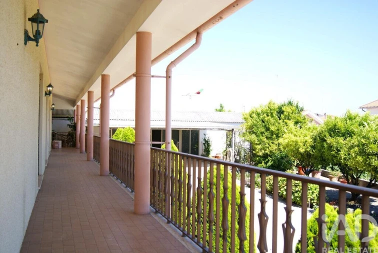 Moradia T6 para Venda em Fermentelos Foto 3