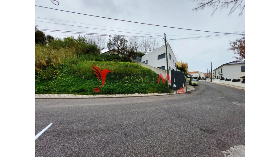 Terreno para Venda em Pontinha e Famões Foto 4