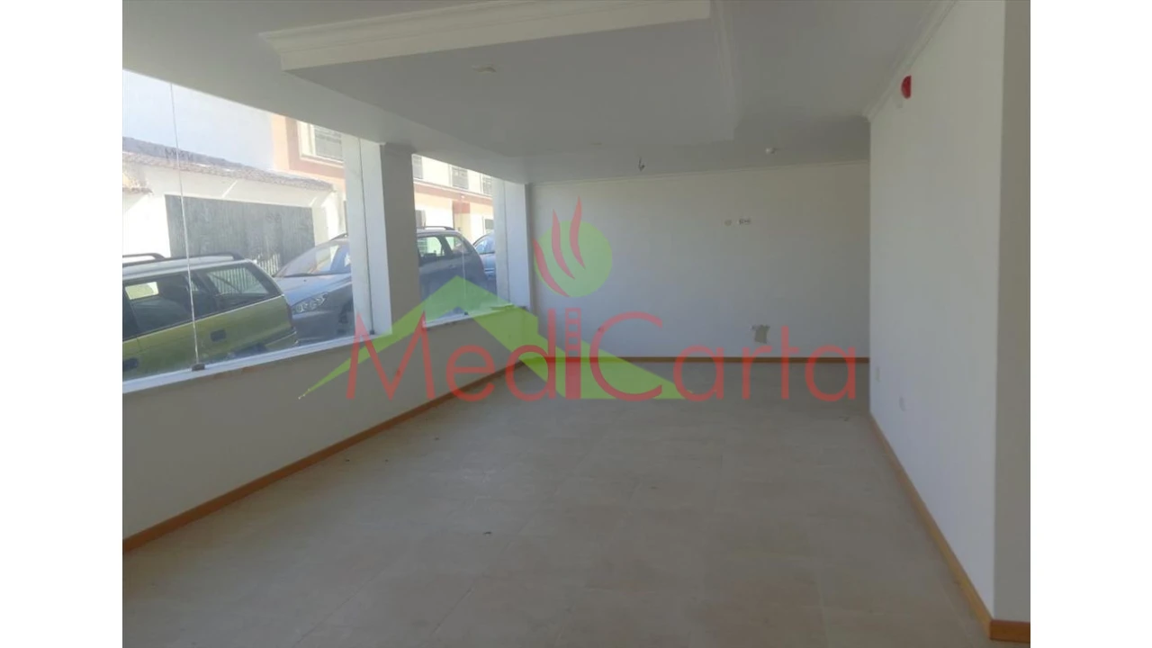 Loja para Venda em Cartaxo e Vale da Pinta Foto 3