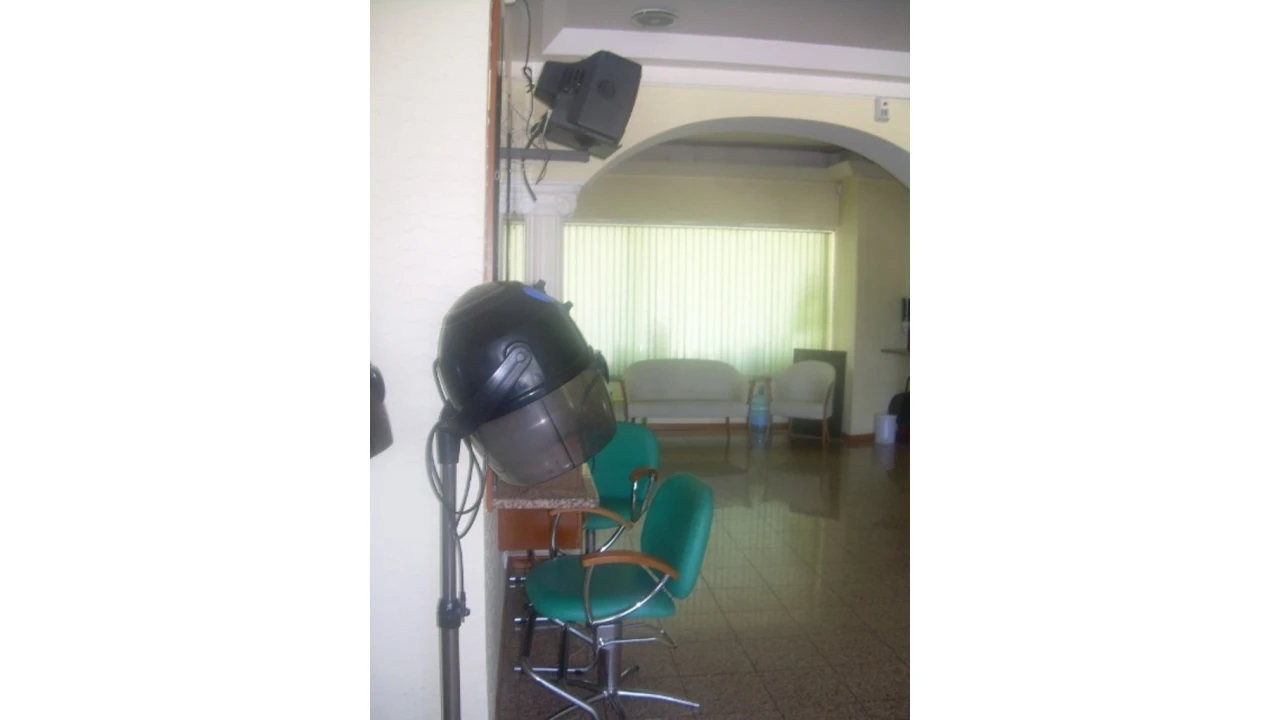 Loja para Venda em Almada, Cova da Piedade, Pragal e Cacilhas Foto 3