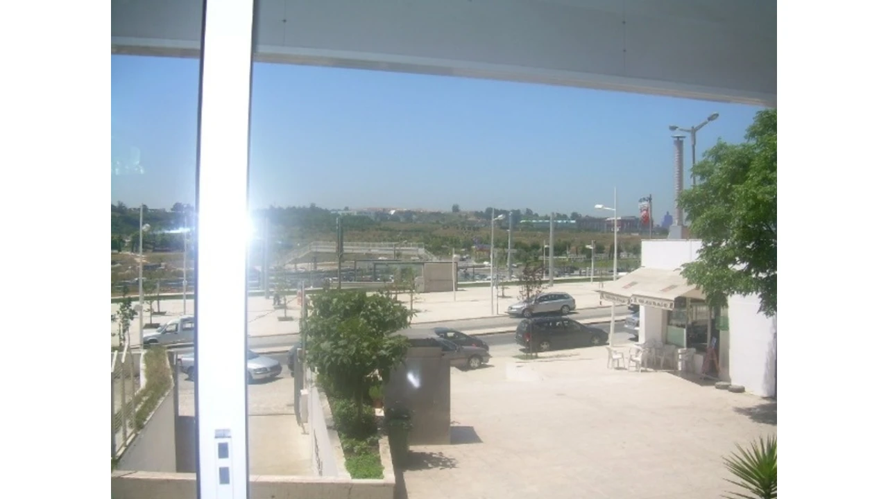 Loja para Venda em Almada, Cova da Piedade, Pragal e Cacilhas Foto 17