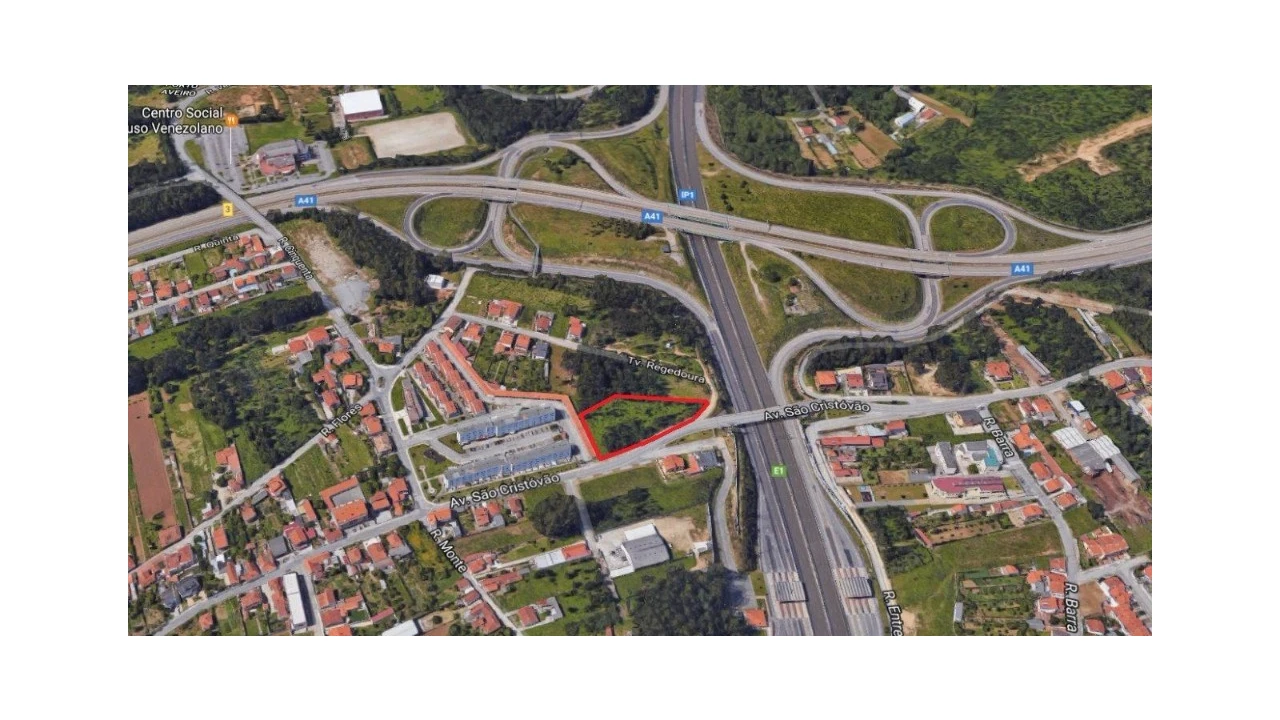 Terreno para Venda em Nogueira da Regedoura Foto 2