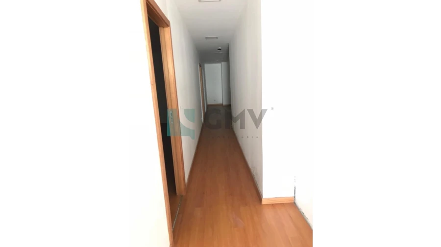 Armazém para Venda em Povoa de Lanhoso (N. Senhora do Amparo) Foto 3