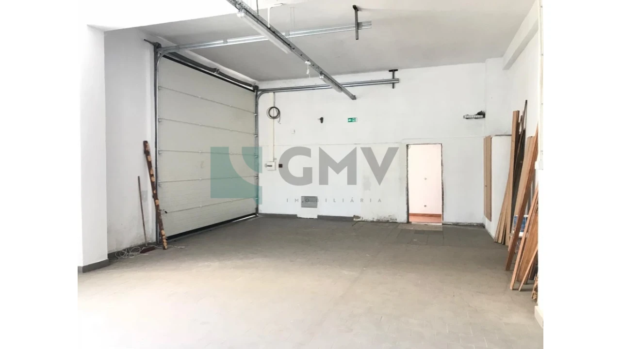 Armazém para Venda em Povoa de Lanhoso (N. Senhora do Amparo) Foto 2